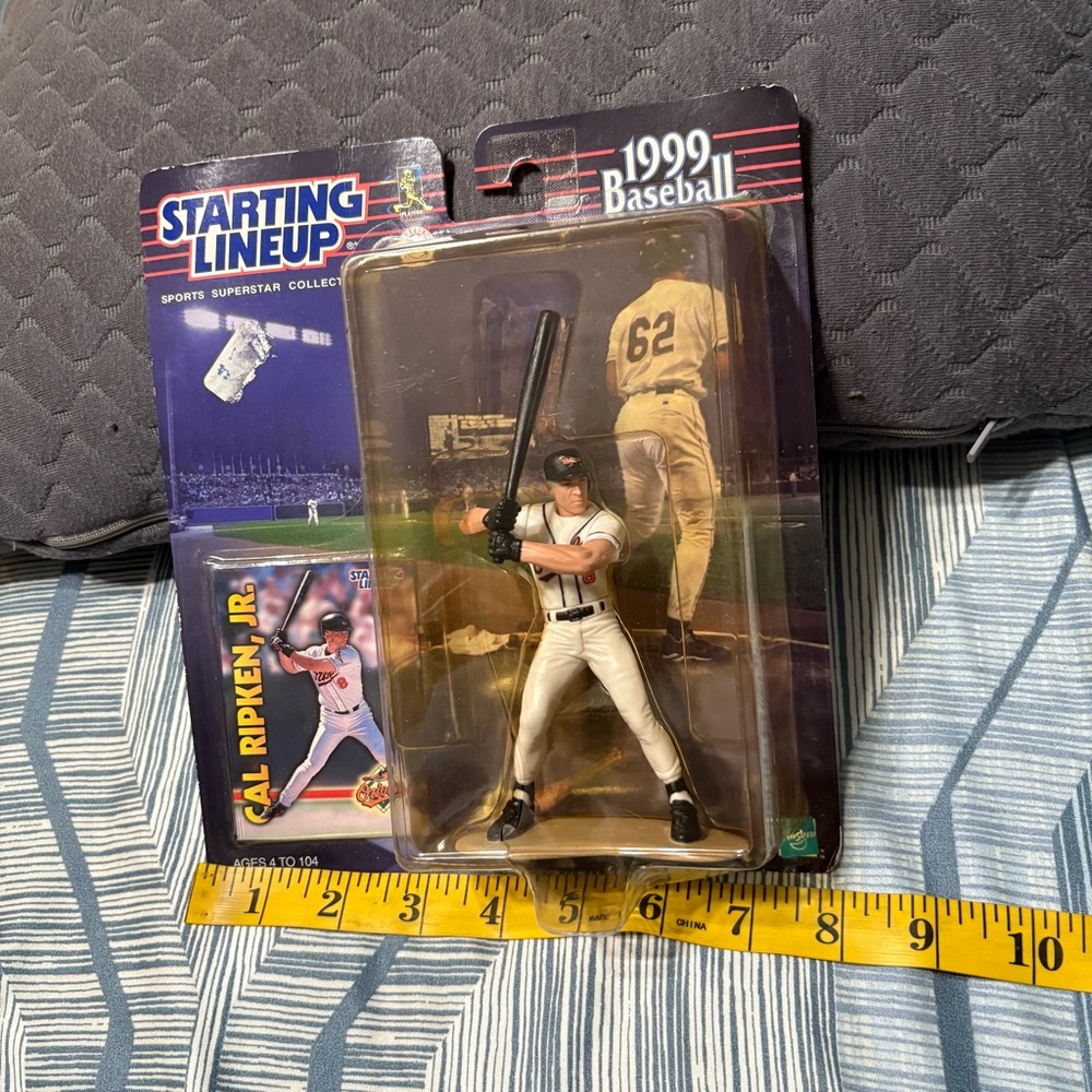 1999 Baseball Starting Lineup Cal Ripken Jr Figure With Card - Picture 3 of 4
